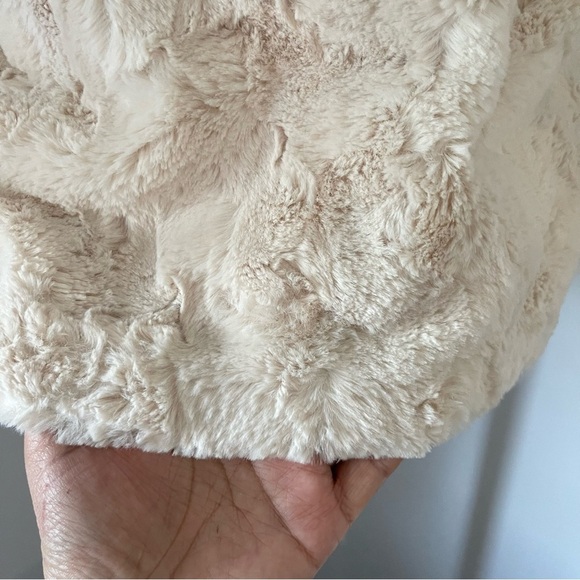 Anthropologie Faux Fur short sleeve top NWOT size Medium - Picture 3 of 7